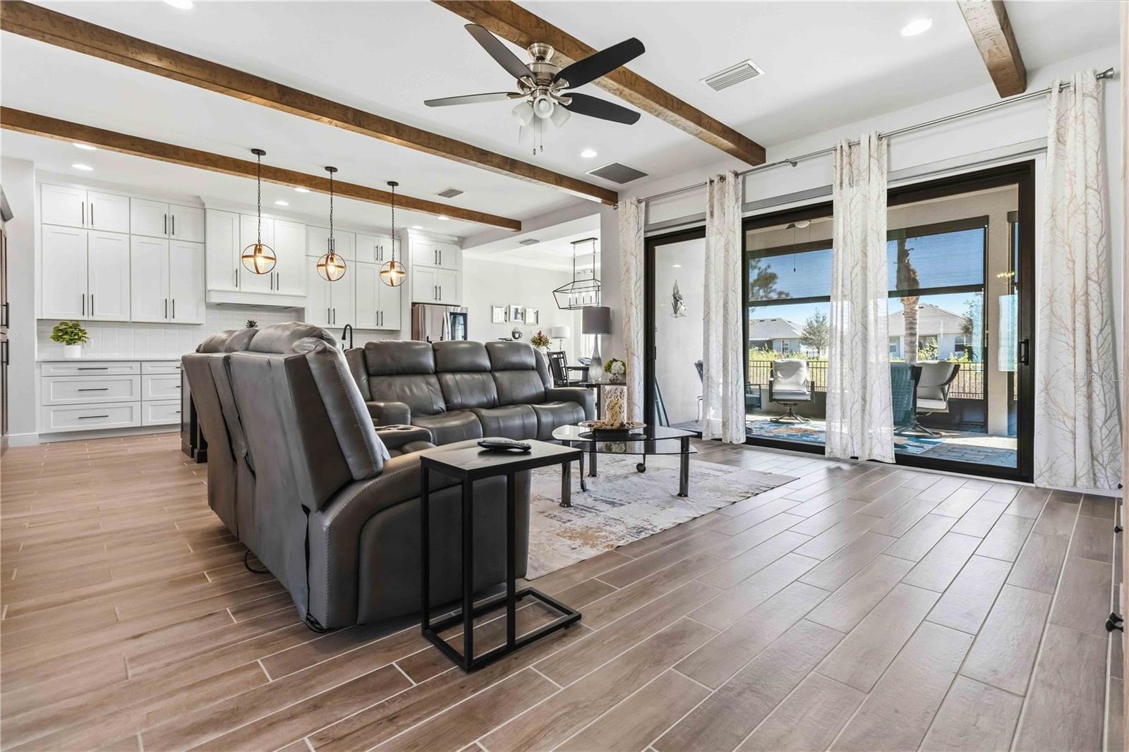 SOUTH CARPENTER ESTATES - Residential