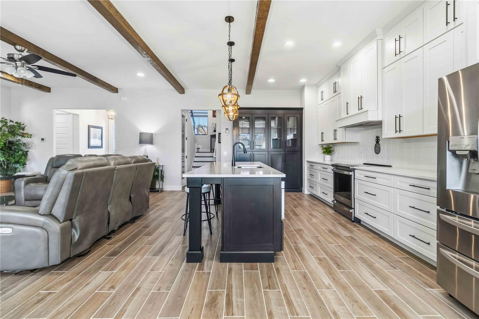 SOUTH CARPENTER ESTATES - Residential