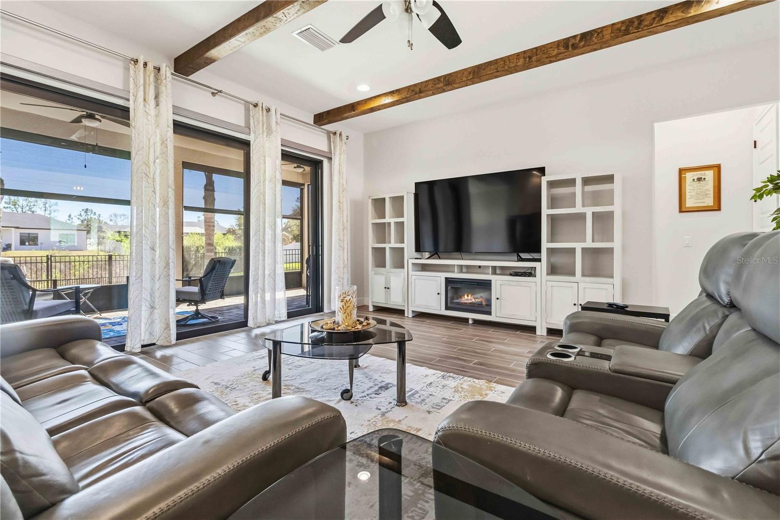 SOUTH CARPENTER ESTATES - Residential