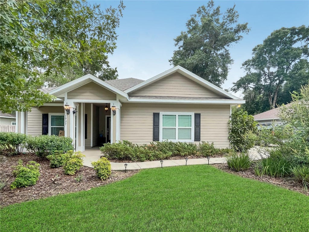 Photo of 1937 SW 66th Drive, Gainesville, FL 32607 (MLS # O6422642)