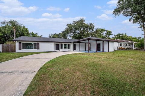 Photo of 2515 Lake Ellen Circle, Tampa, FL 33618 (MLS # TB8431013)