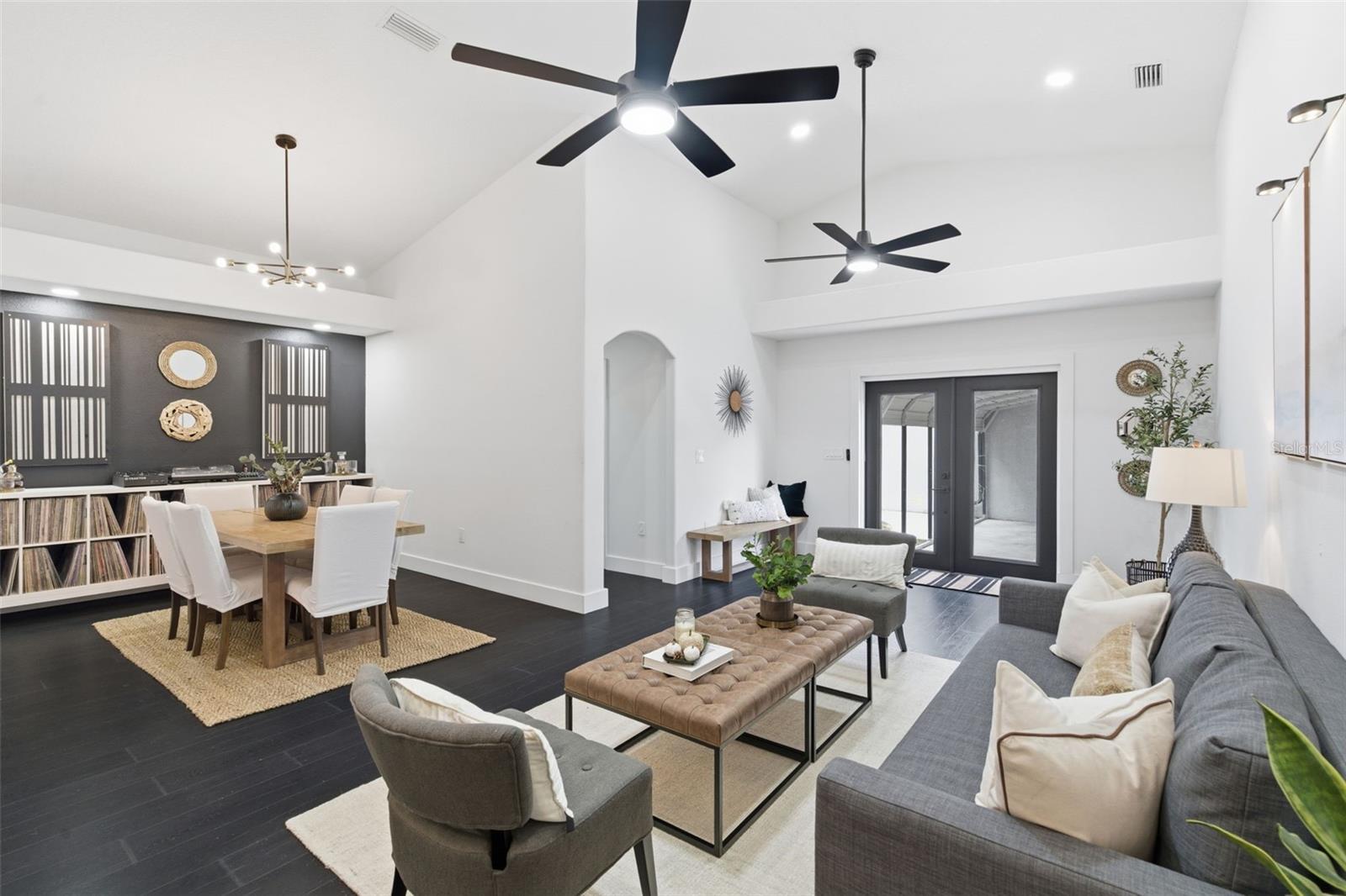 PLANTATION PINES - Residential