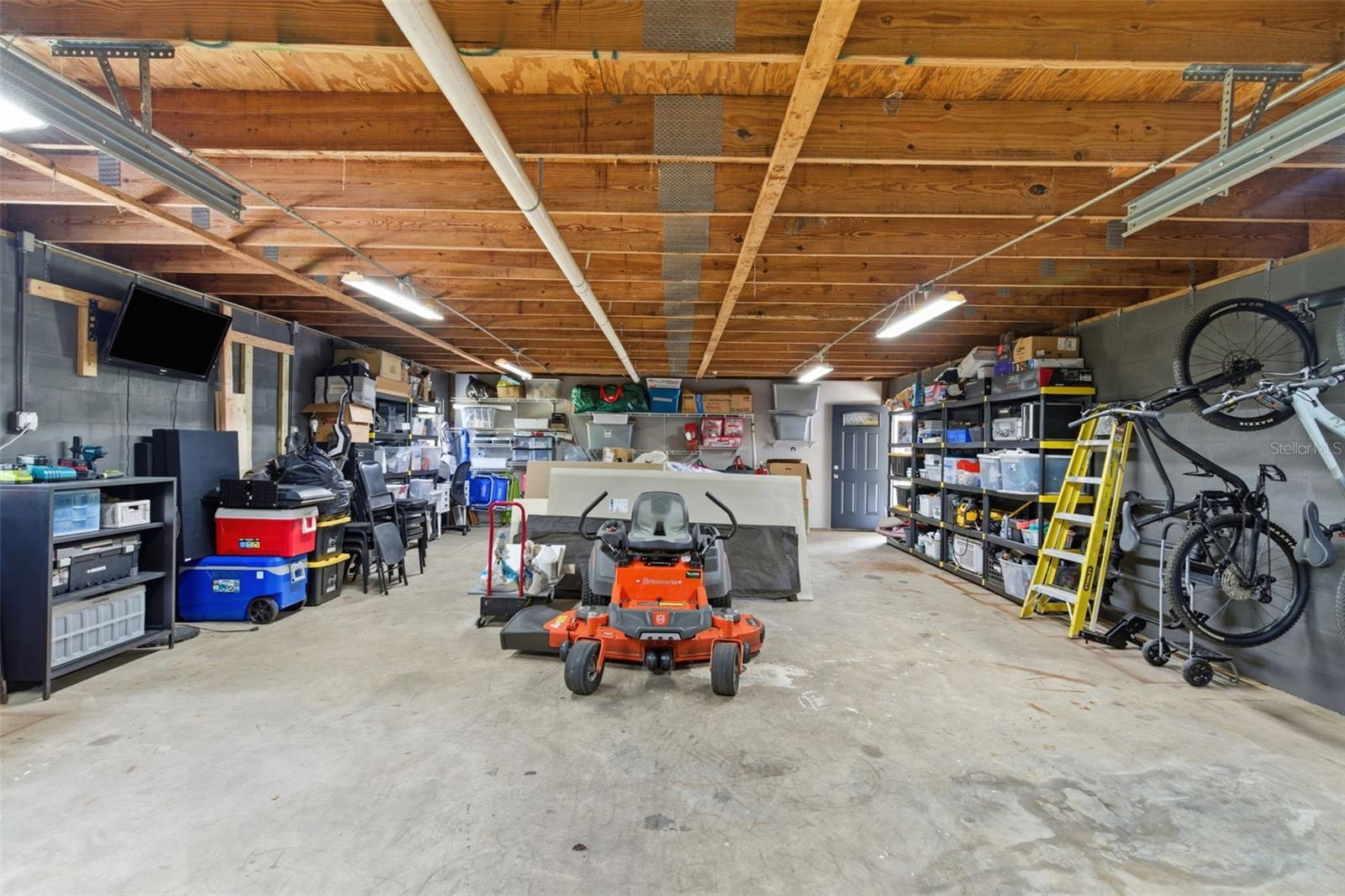 PLANTATION PINES - Residential