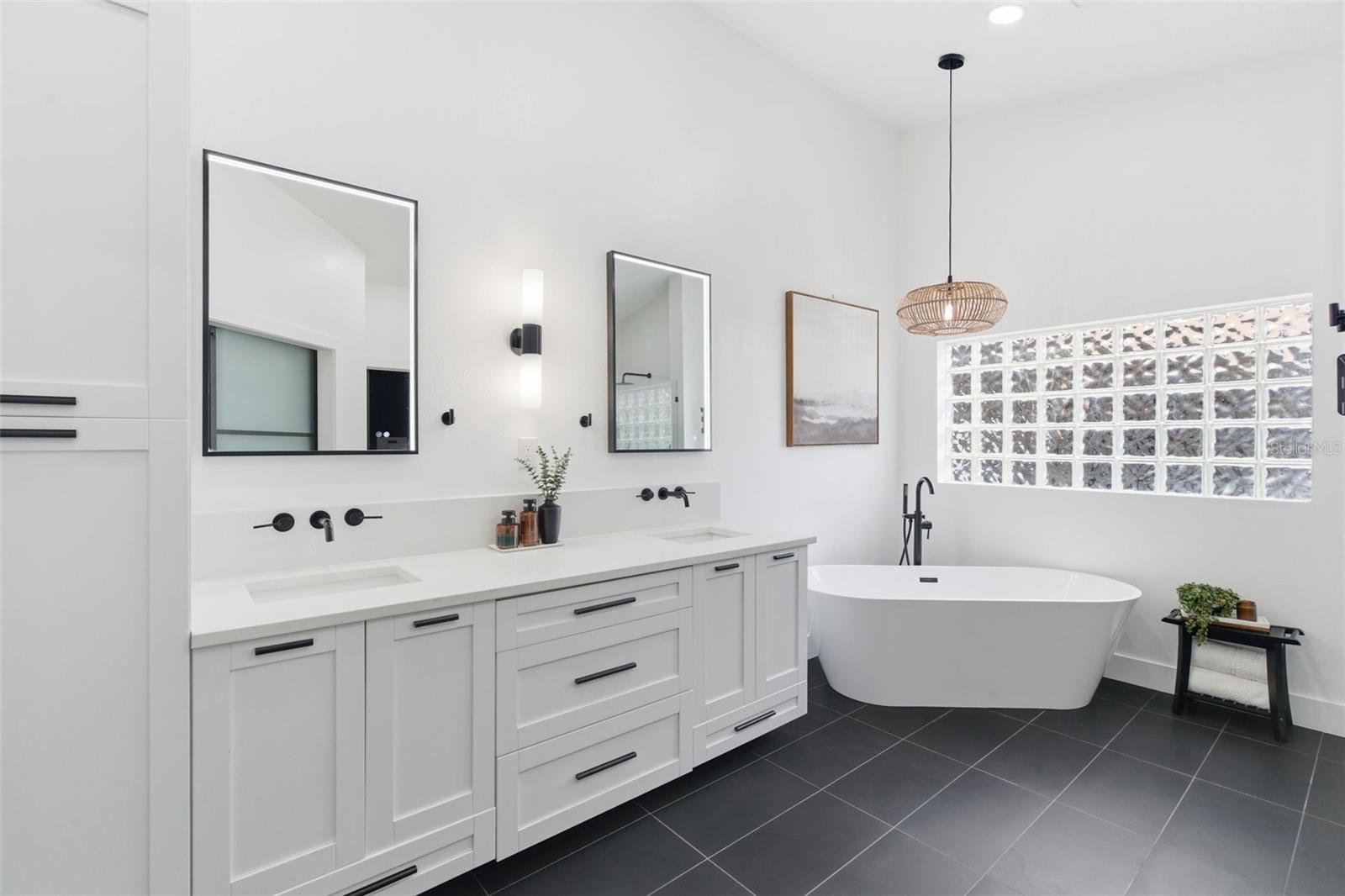 PLANTATION PINES - Residential