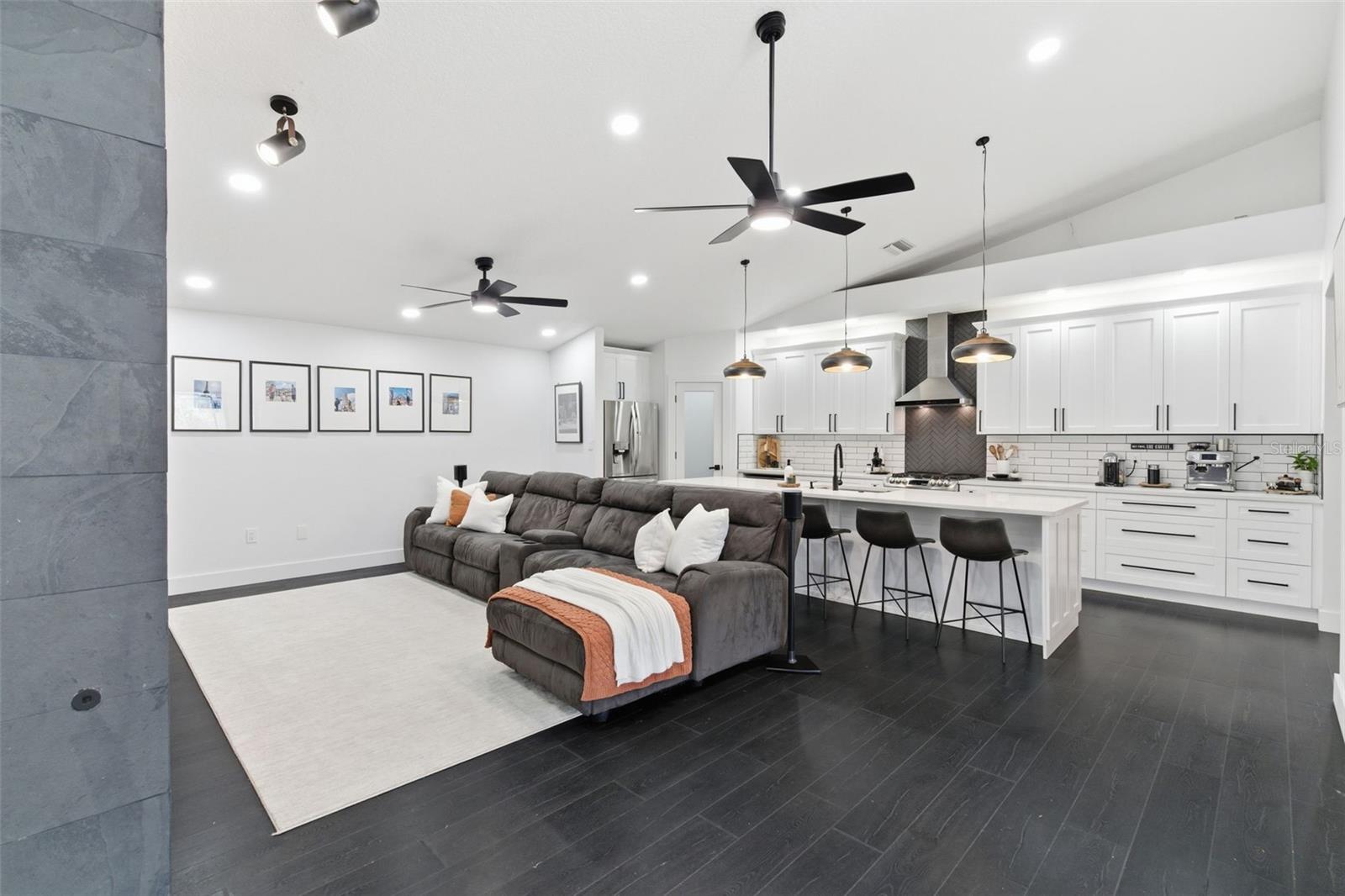 PLANTATION PINES - Residential