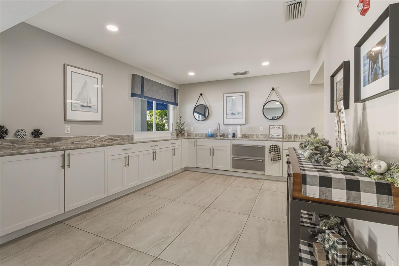 SOUTHBAY YACHT & RACQUET CLUB - Residential