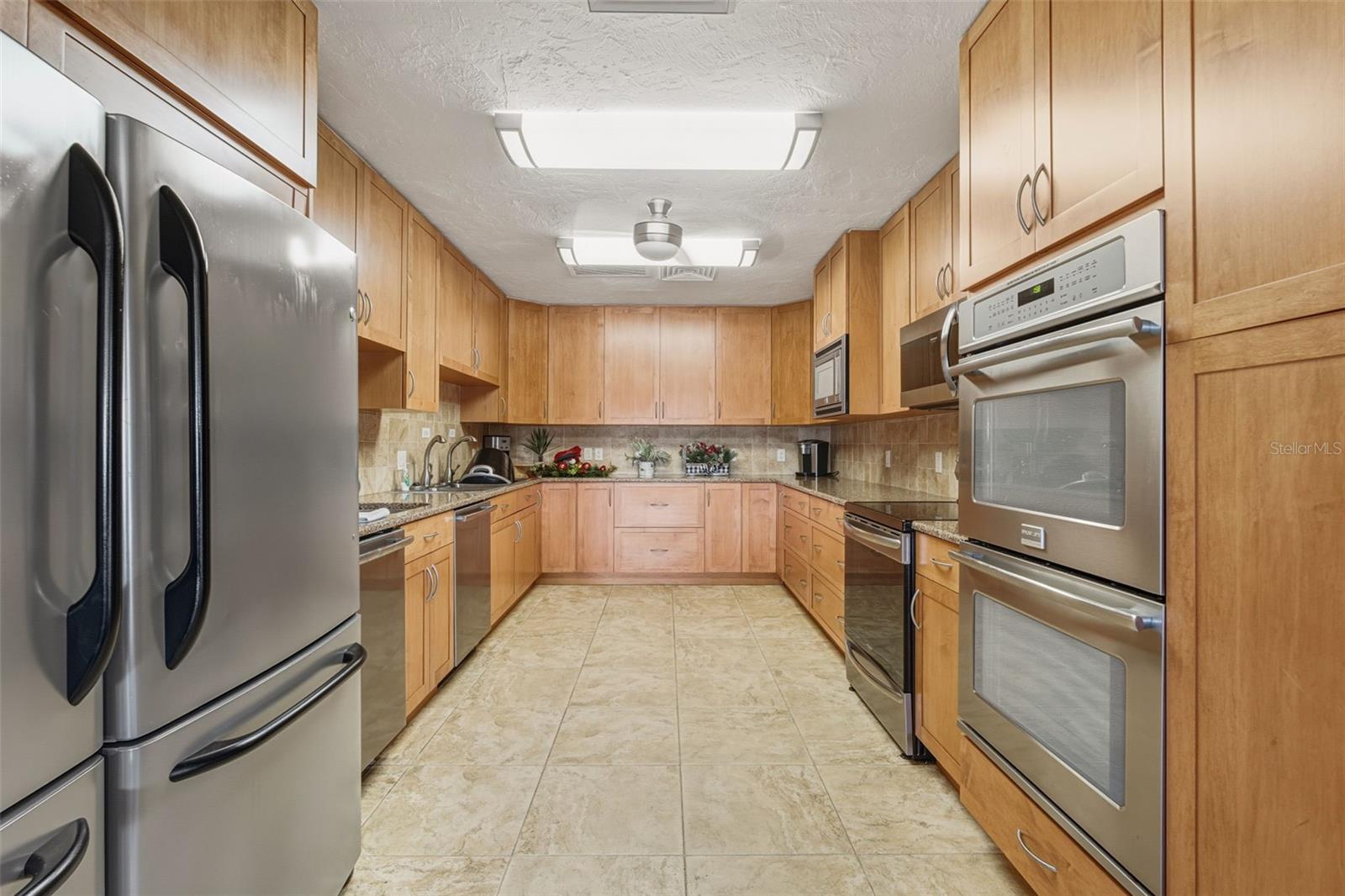 SOUTHBAY YACHT & RACQUET CLUB - Residential