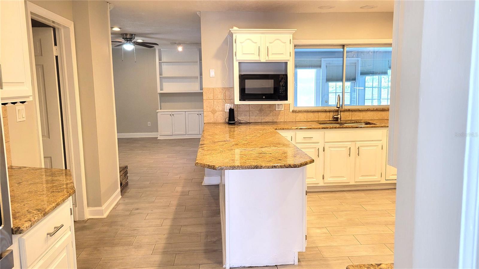 HILLS - Residential Lease