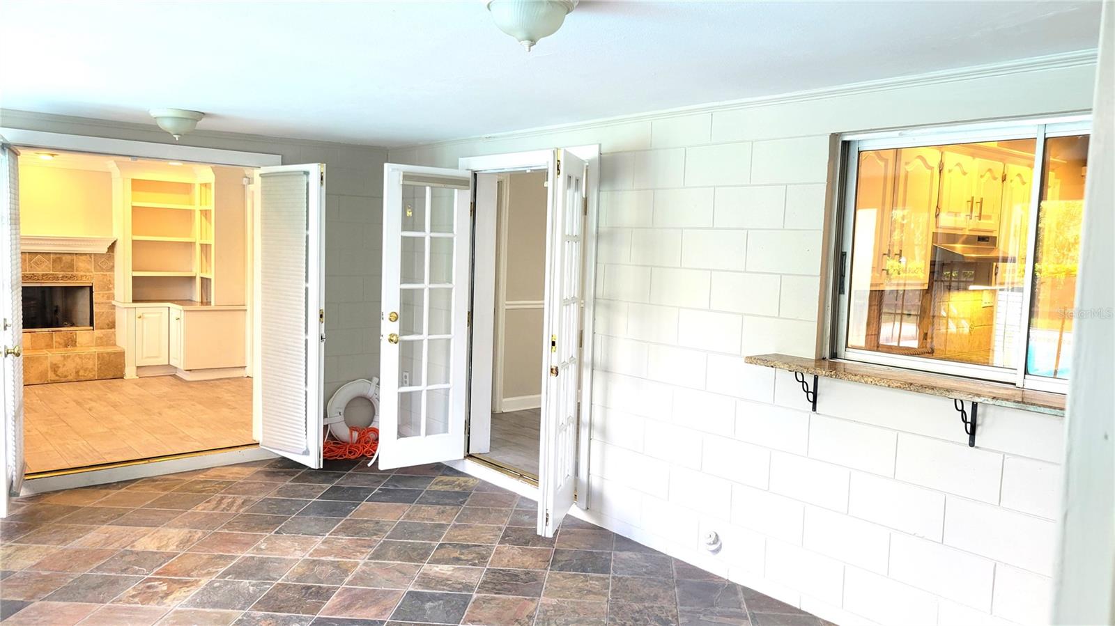 HILLS - Residential Lease