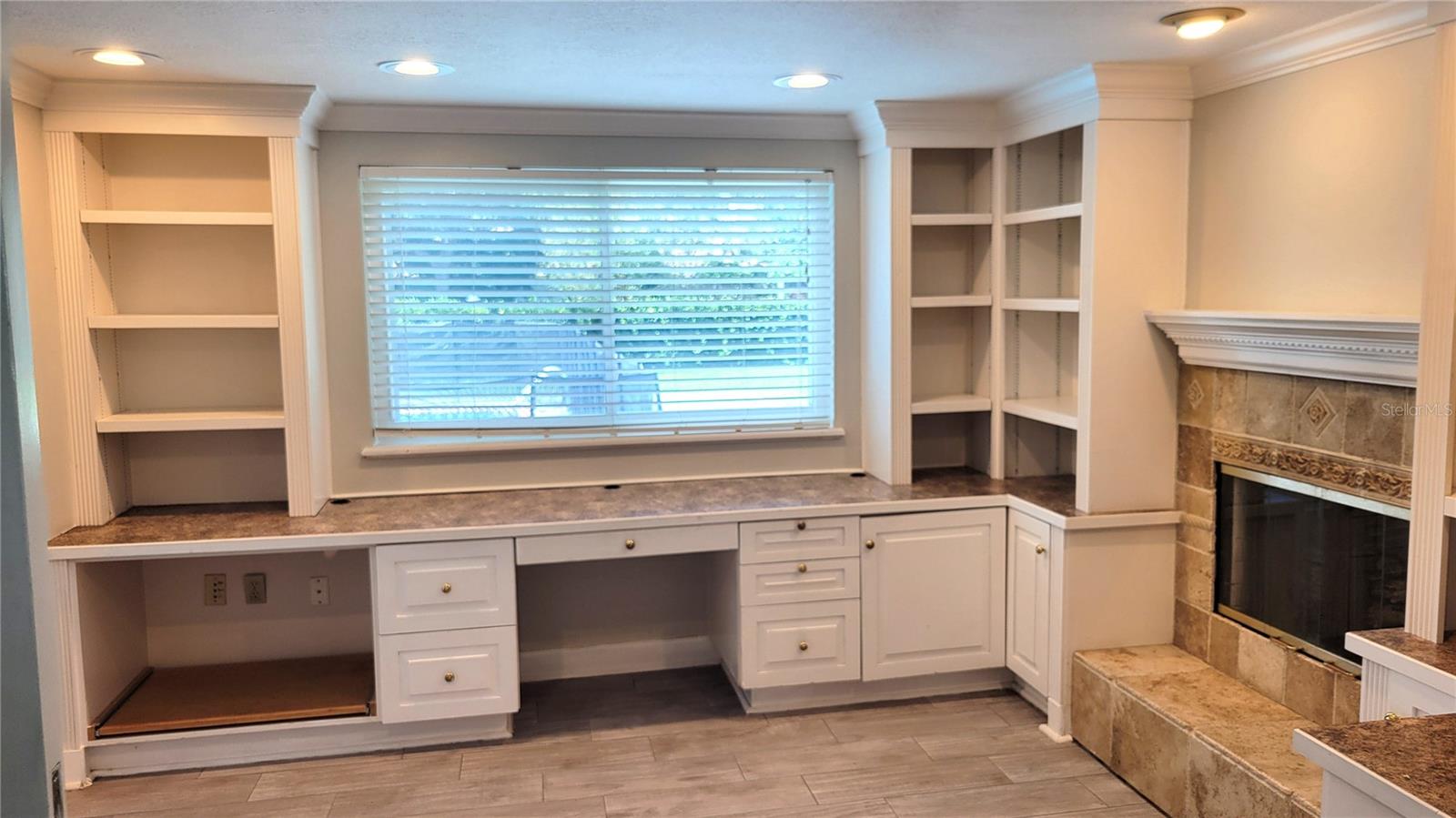 HILLS - Residential Lease
