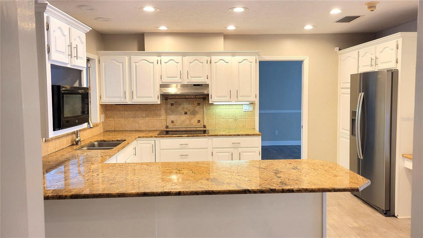 HILLS - Residential Lease