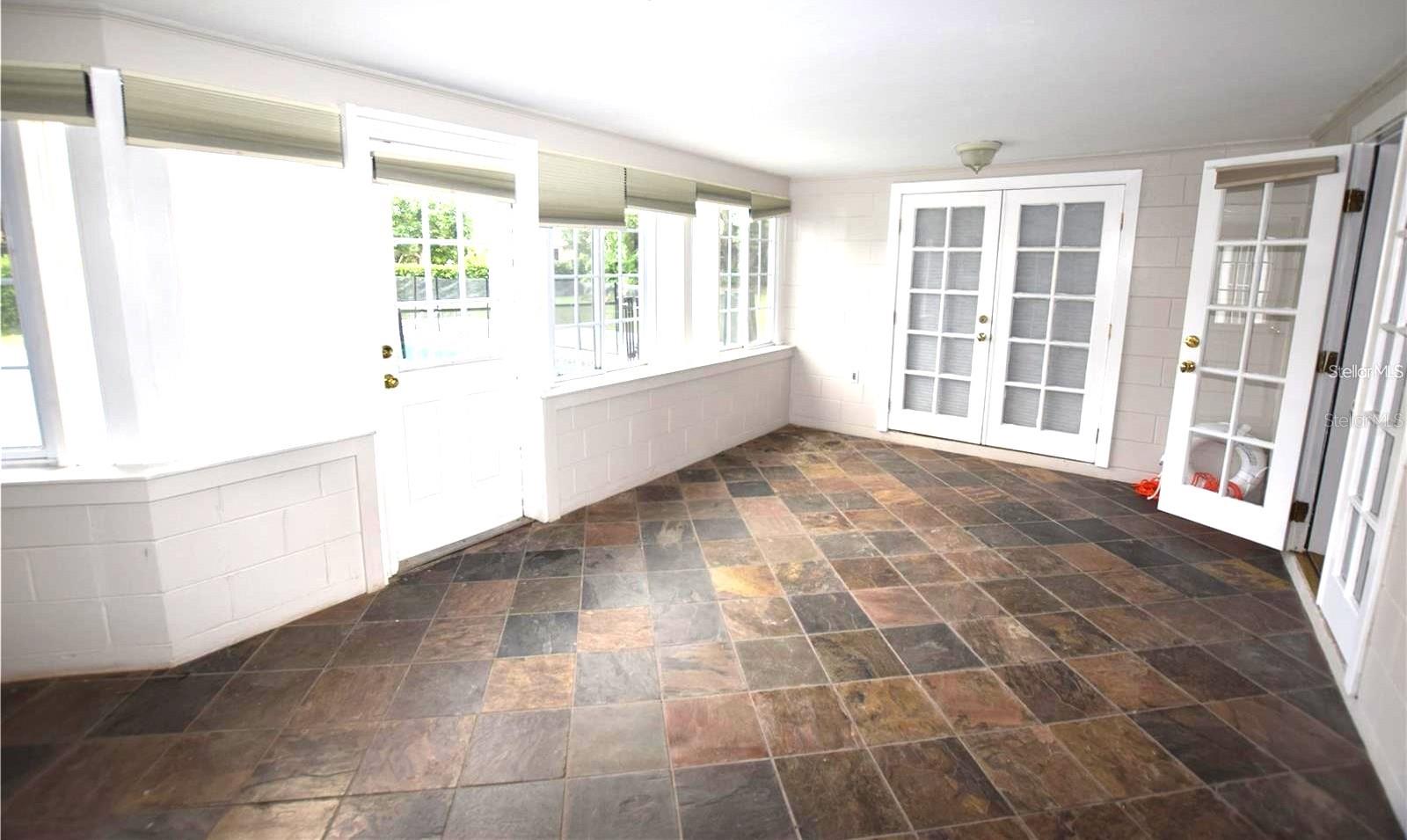 HILLS - Residential Lease