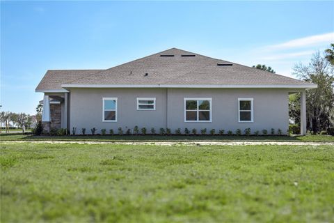 A home in LAKE ALFRED