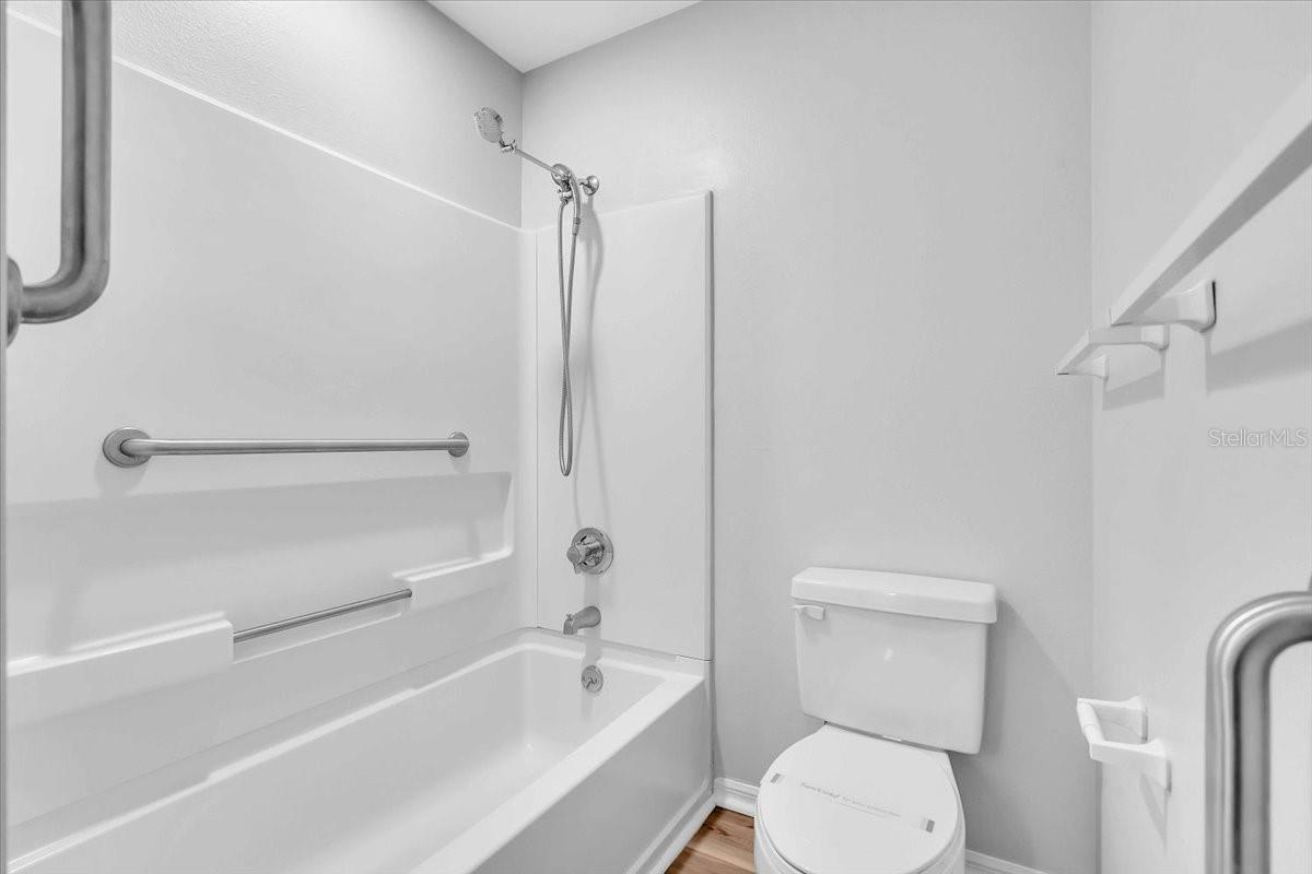 BROOKSIDE 4 - Residential Lease