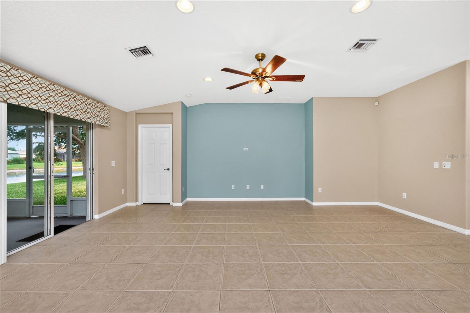 VENTURA VILLAGE - Residential