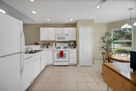 Tiny photo for 933 Eagles Landing, Leesburg, FL 34748 (MLS # G5119550)