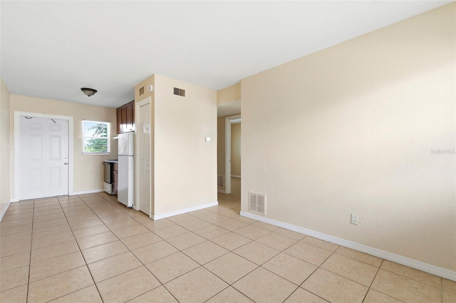 1799 RUSSELL STREET S 3