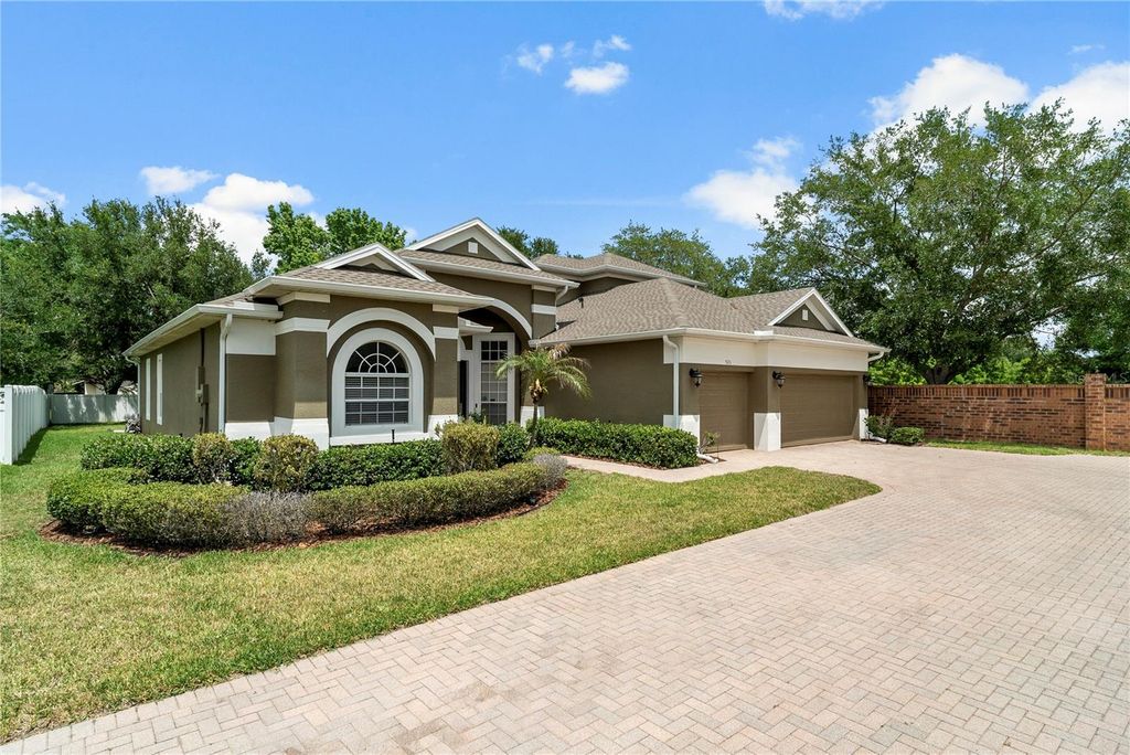 Photo of 925 Bainbridge Loop, Winter Garden, FL 34787 (MLS # O6402075)