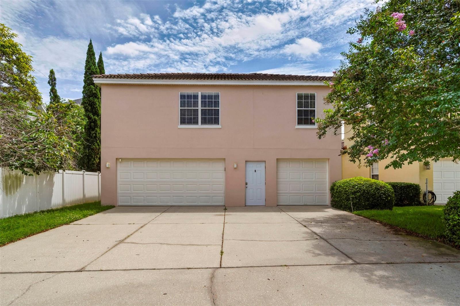 2074 SHAW LANE