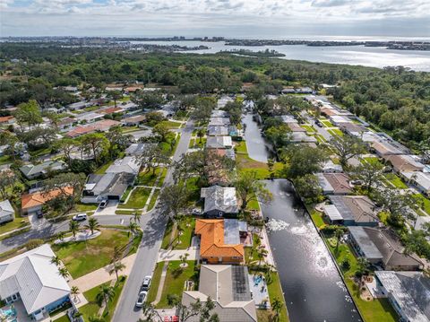 A home in SEMINOLE