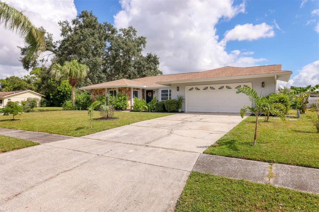 Photo of 7205 Alderwood Drive, Sarasota, FL 34243 (MLS # A4666065)