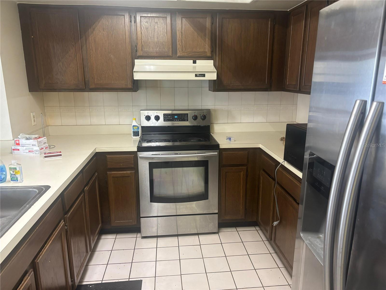 RIVER OAKS CONDO I - Residential