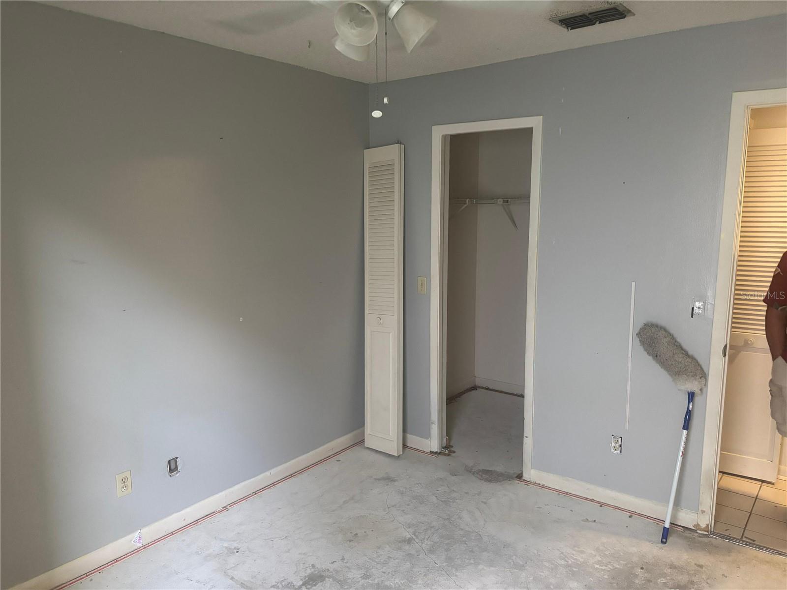RIVER OAKS CONDO I - Residential