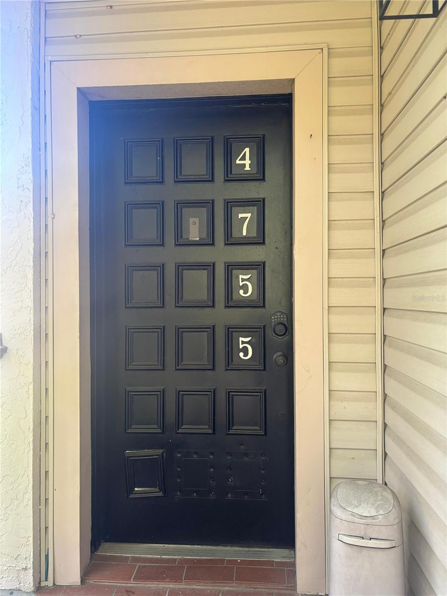 RIVER OAKS CONDO I - Residential