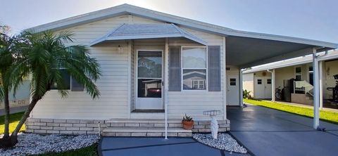 Photo of 278 Pine Loop, Frostproof, FL 33843 (MLS # K4902885)