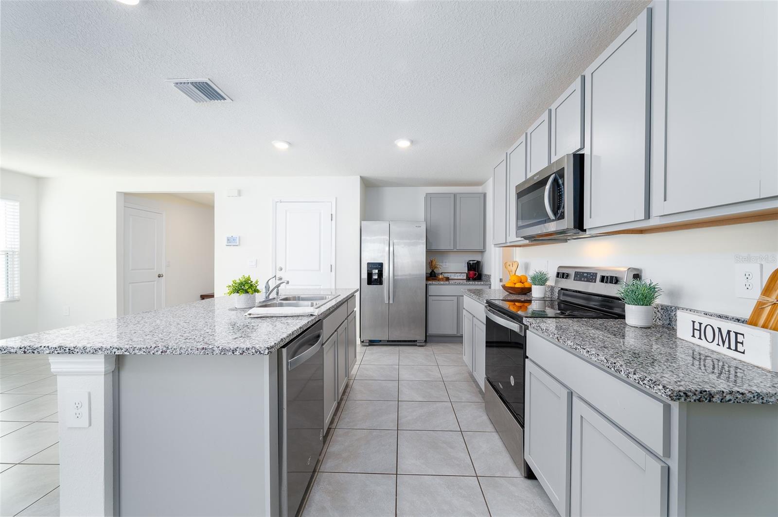 AVALON WOODS PH 3 PB 39 PG 14 - Residential