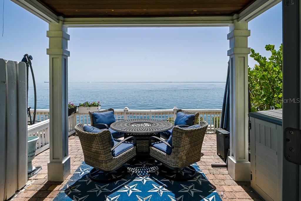 5042 COQUINA KEY DRIVE SE