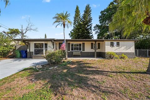 Photo of 4015 W Land Avenue, Tampa, FL 33616 (MLS # TB8497662)