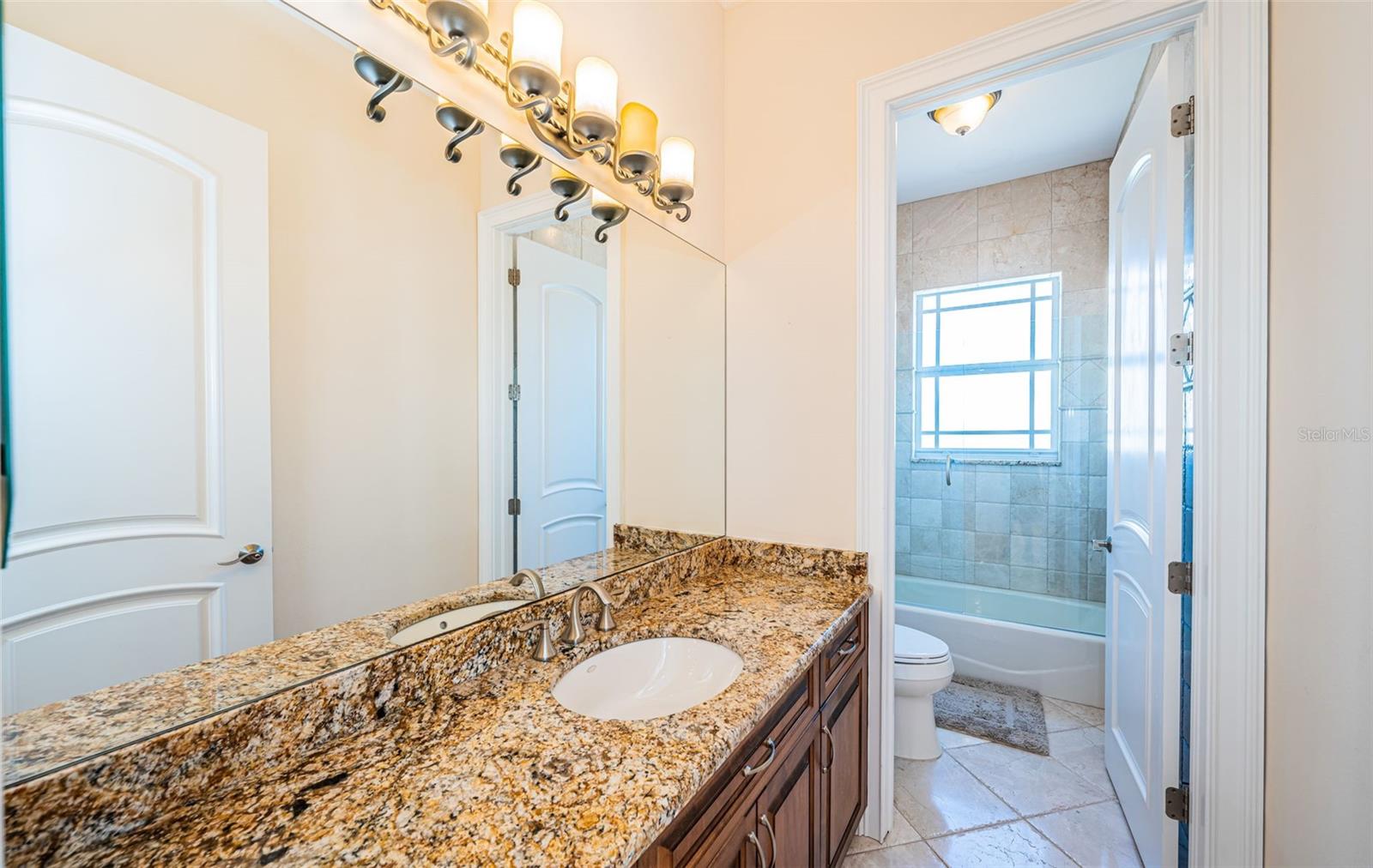 SOUTH CSWY ISLE YACHT CLUB ADD - Residential