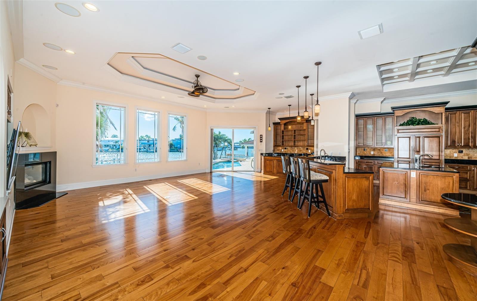 SOUTH CSWY ISLE YACHT CLUB ADD - Residential