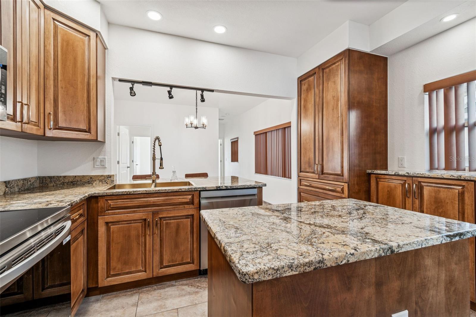 NEW HOME SUB - Residential Lease