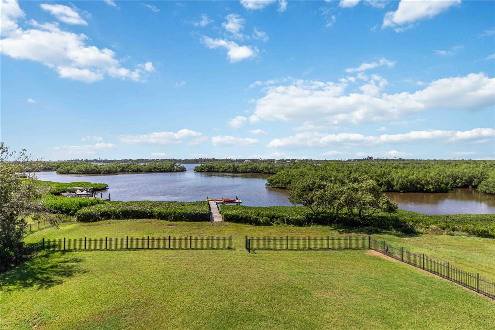 NO-SEE-UM ACRES - Residential