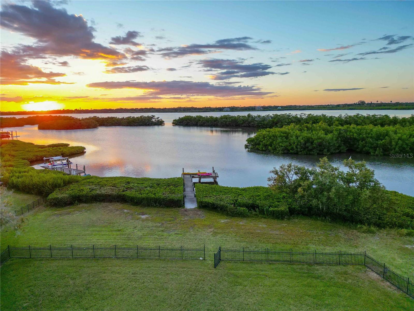 NO-SEE-UM ACRES - Residential