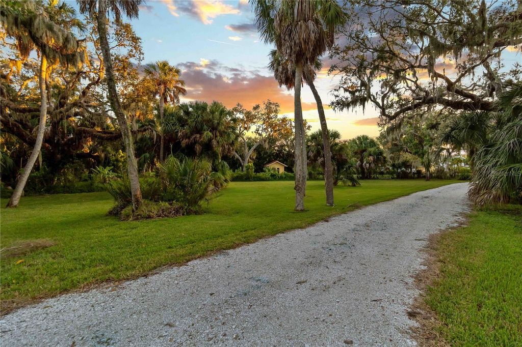 Photo of 6511 Bayshore Road, Palmetto, FL 34221 (MLS # A4669601)