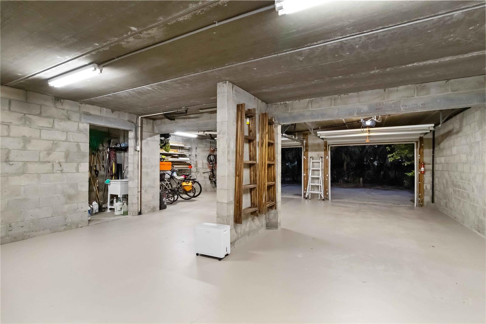 NO-SEE-UM ACRES - Residential