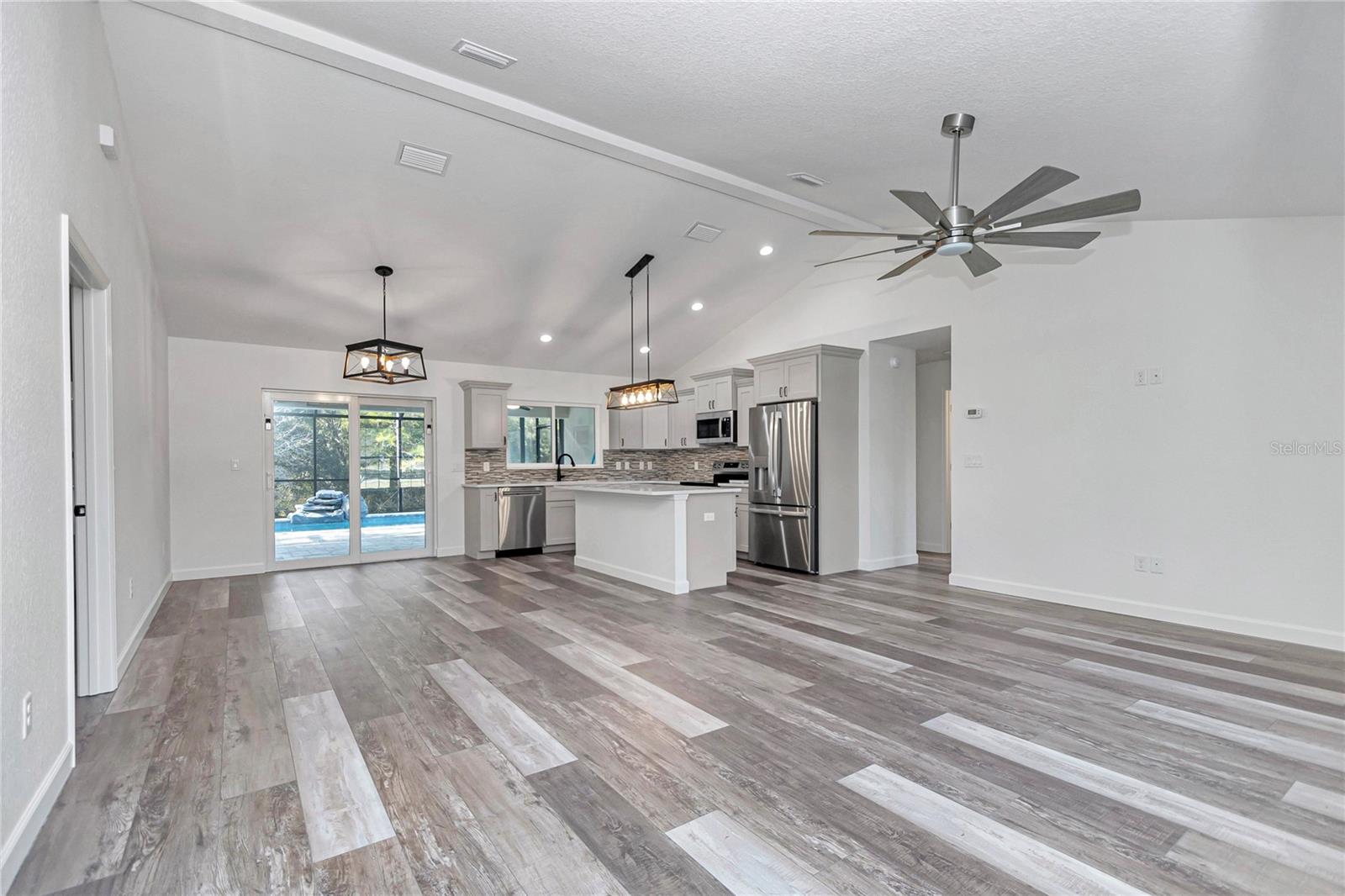 RAINBOW SPRINGS - Residential