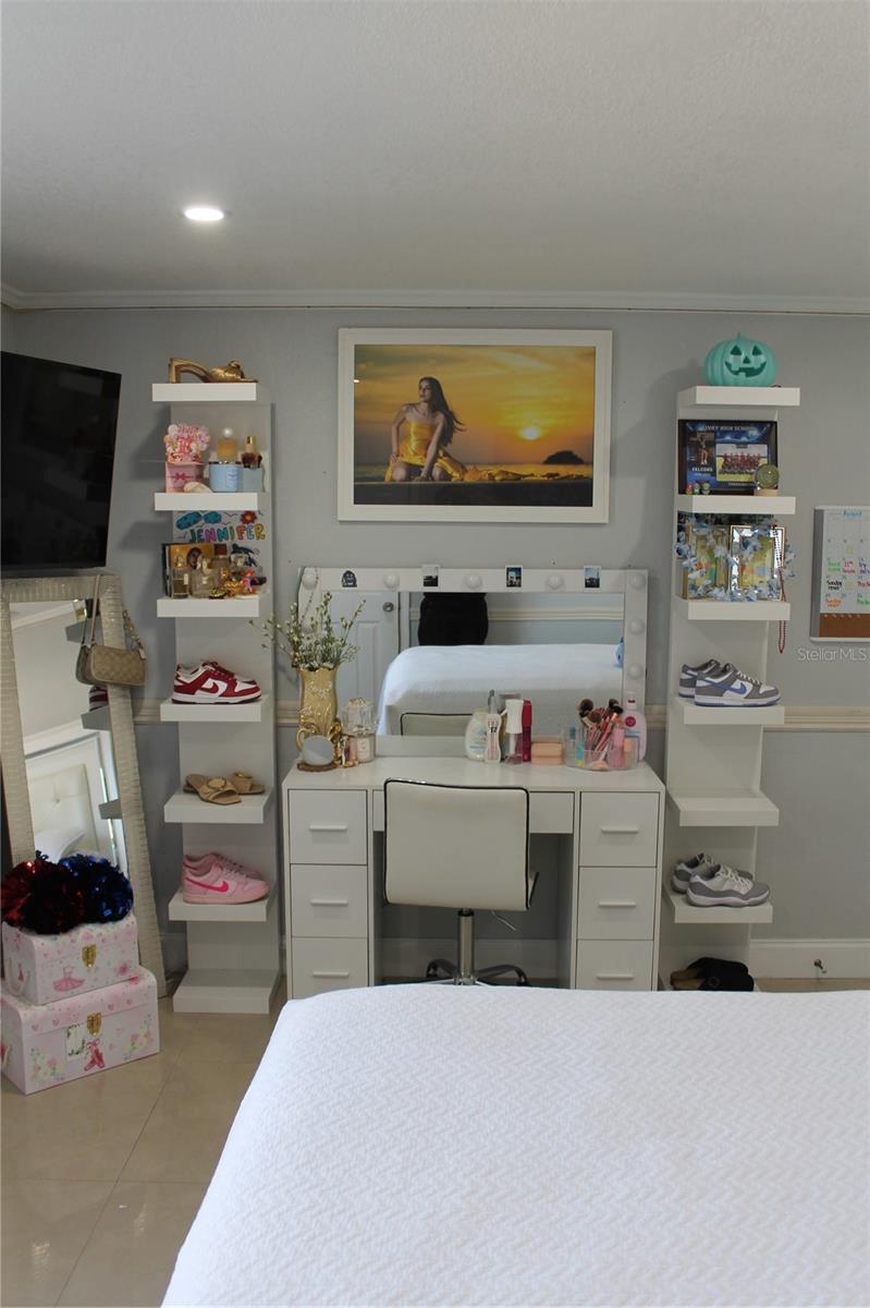 REGENCY PARK - Residential