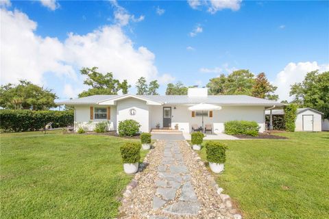 Photo of 775 S Buena Vista Drive, Lake Alfred, FL 33850 (MLS # P4938814)