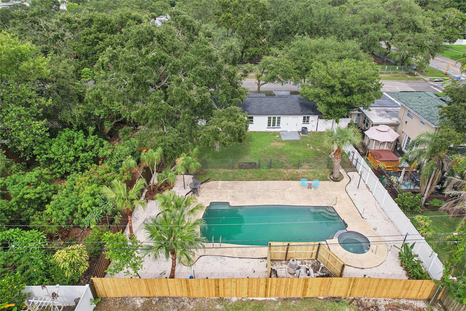 6 N ORION AVENUE