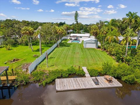 A home in ELLENTON