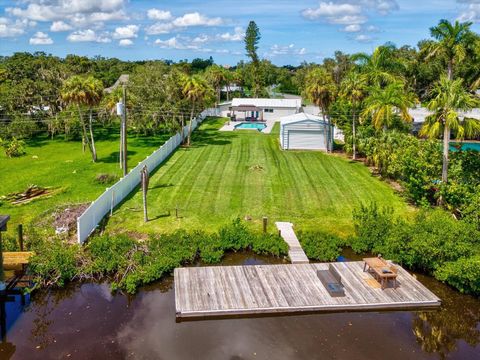 A home in ELLENTON