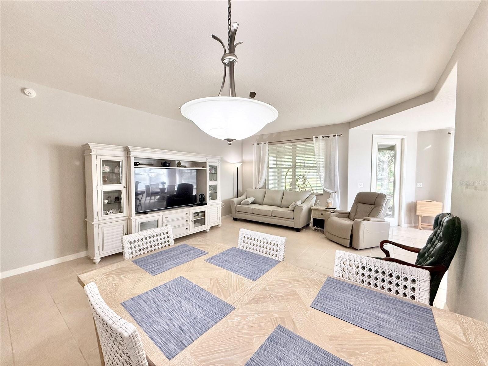 CARILLON LAKES - Residential