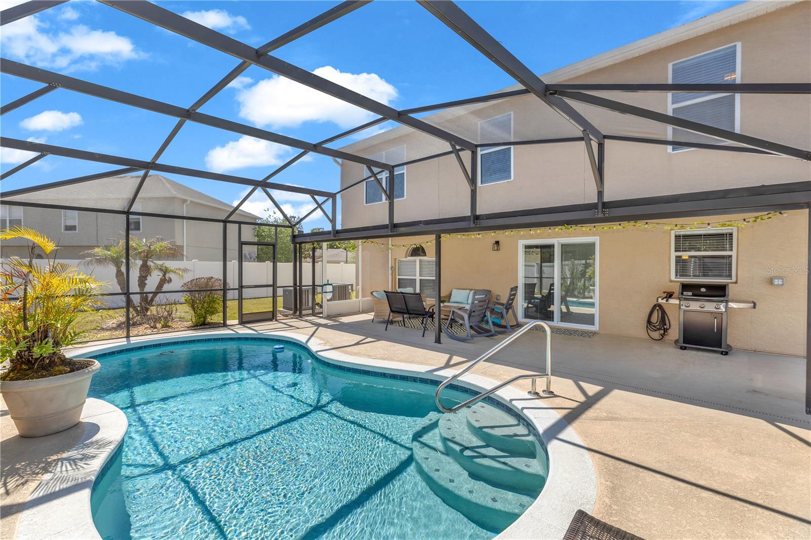 CORNER LAKE PH 03 A & B - Residential