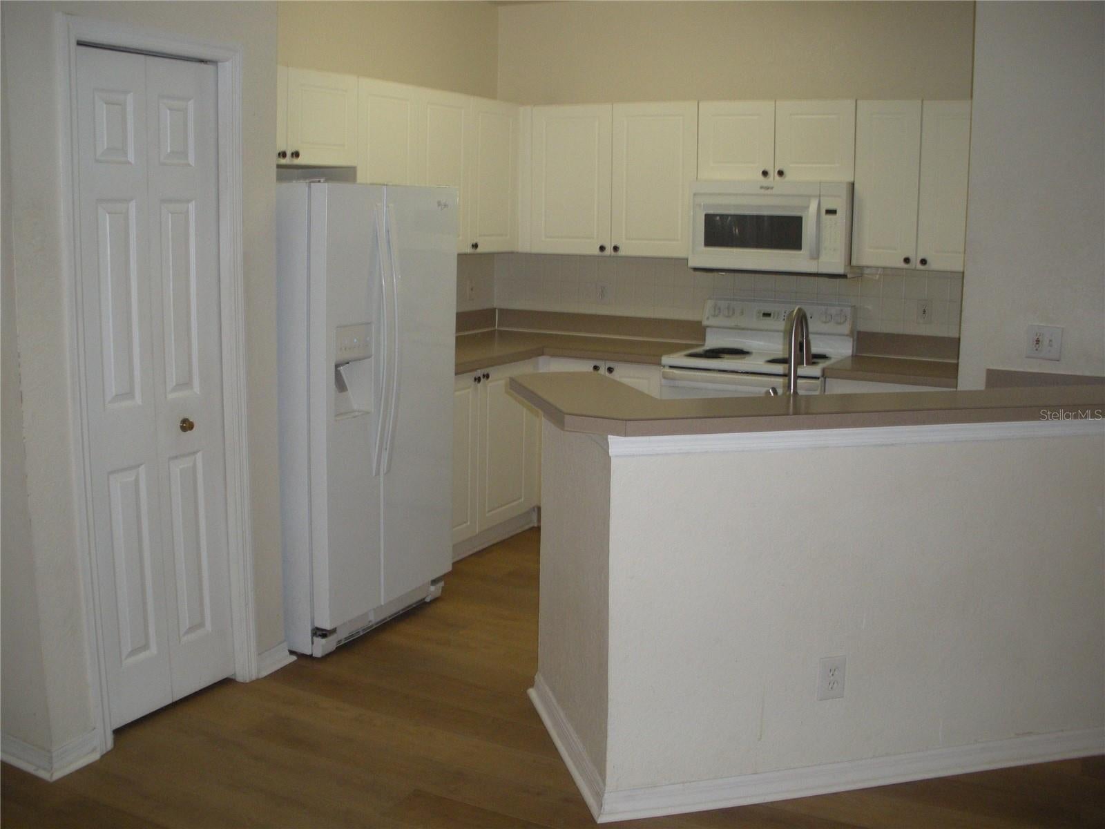 5160 NORTHRIDGE ROAD 201