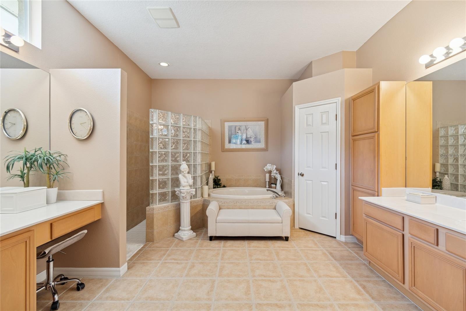 WEST MEADOWS PRCLS 21 & 22 - Residential