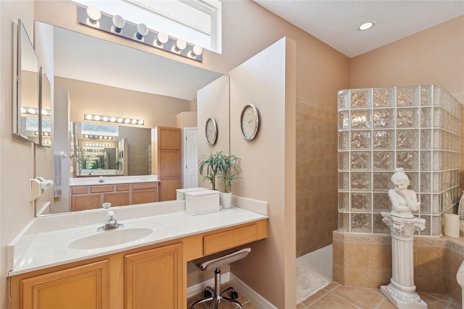 WEST MEADOWS PRCLS 21 & 22 - Residential